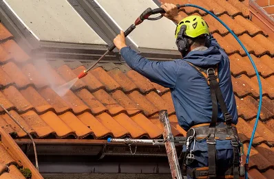 Démoussage et hydrofuge de toiture à Yébleron